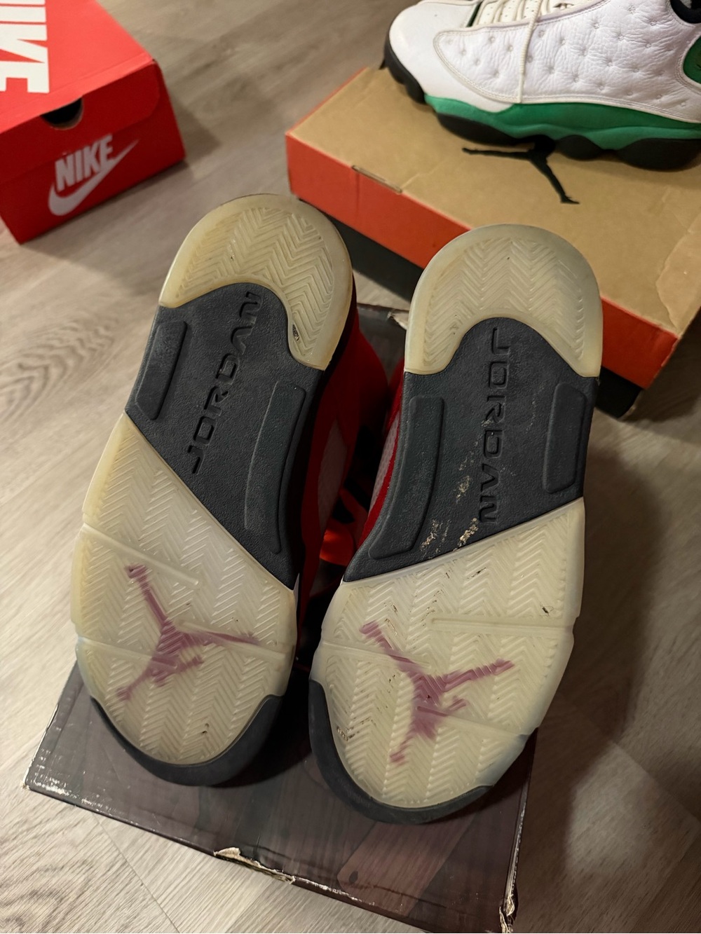 Jordan 5 “Raging Bull” 8.5 - Picture 4 of 5